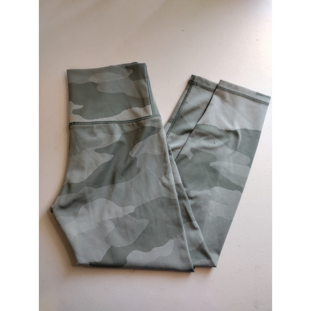 Aerie Chill. Play.‎ Move. Camo High Waisted Cropped Leggings Activewear